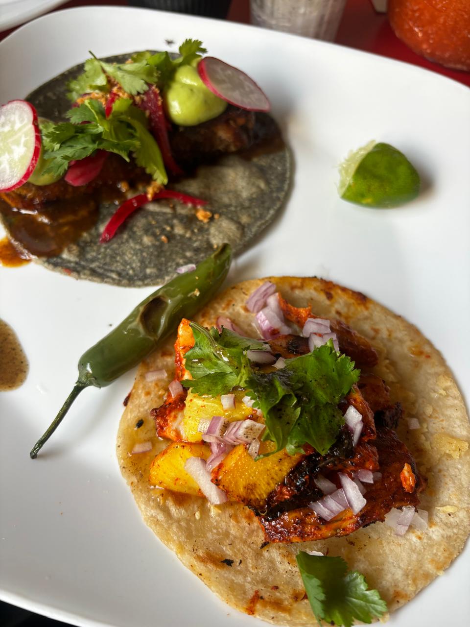 Tacos mit mexikanische Soße